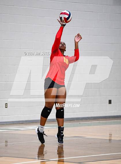 Thumbnail 3 in Caldwell vs Stafford (UIL Volleyball 4A D2 Bi-District) photogallery.