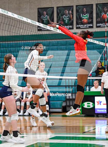 Thumbnail 1 in Caldwell vs Stafford (UIL Volleyball 4A D2 Bi-District) photogallery.