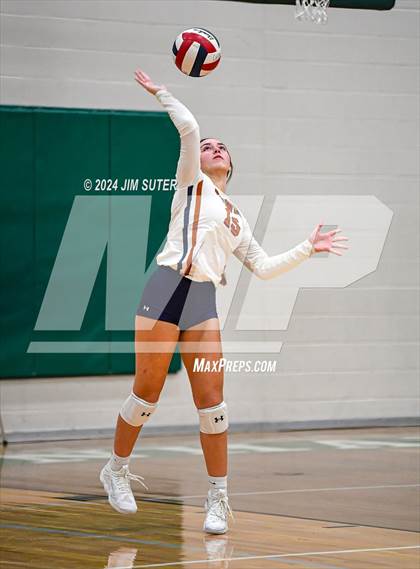 Thumbnail 1 in Caldwell vs Stafford (UIL Volleyball 4A D2 Bi-District) photogallery.