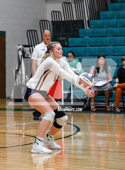 Thumbnail 3 in Caldwell vs Stafford (UIL Volleyball 4A D2 Bi-District) photogallery.