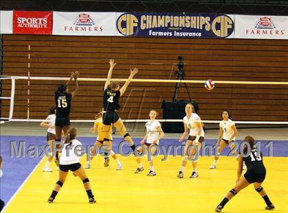 Thumbnail 2 in Troy vs. St. Francis (CIF D2 State Final) photogallery.