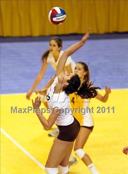 Thumbnail 2 in Troy vs. St. Francis (CIF D2 State Final) photogallery.