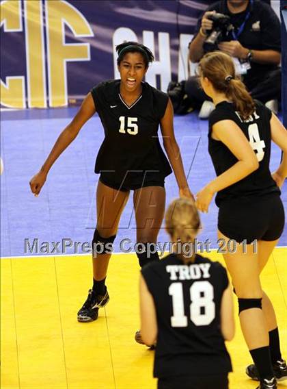 Thumbnail 2 in Troy vs. St. Francis (CIF D2 State Final) photogallery.
