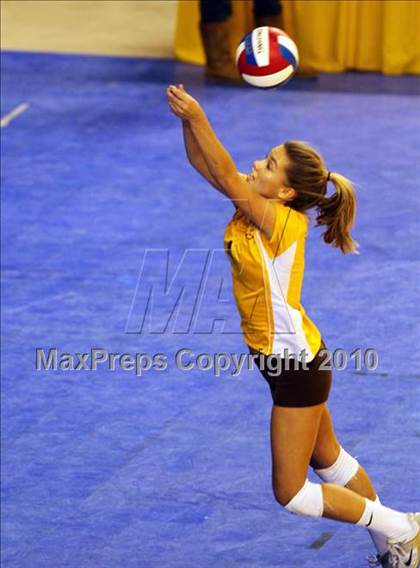 Thumbnail 2 in Troy vs. St. Francis (CIF D2 State Final) photogallery.