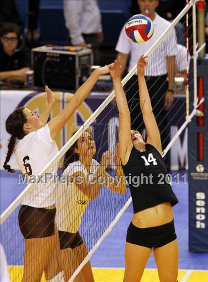 Thumbnail 2 in Troy vs. St. Francis (CIF D2 State Final) photogallery.