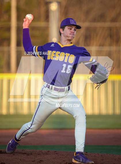 Thumbnail 2 in DeSoto Central @ Arlington photogallery.
