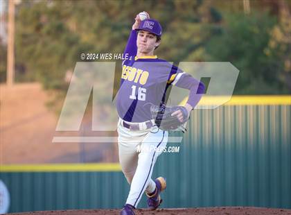 Thumbnail 1 in DeSoto Central @ Arlington photogallery.