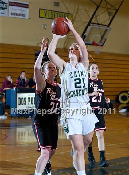 Thumbnail 2 in St. Bonaventure vs Rio Mesa (Santa Barbara Tournament of Champions) photogallery.