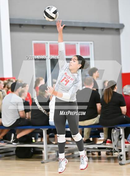Thumbnail 2 in Mater Dei vs. Queen Creek (Nike TOC Southwest) photogallery.