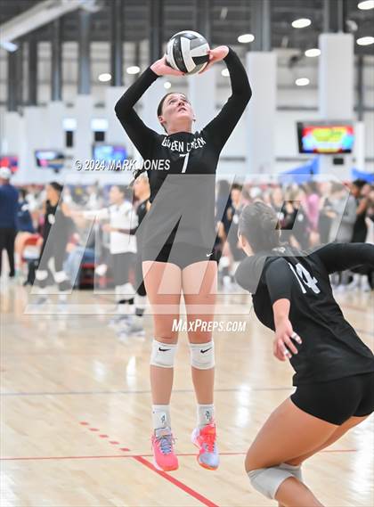 Thumbnail 1 in Mater Dei vs. Queen Creek (Nike TOC Southwest) photogallery.