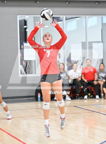 Thumbnail 3 in Mater Dei vs. Queen Creek (Nike TOC Southwest) photogallery.