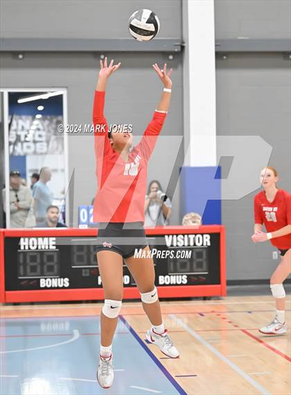 Thumbnail 2 in Mater Dei vs. Queen Creek (Nike TOC Southwest) photogallery.