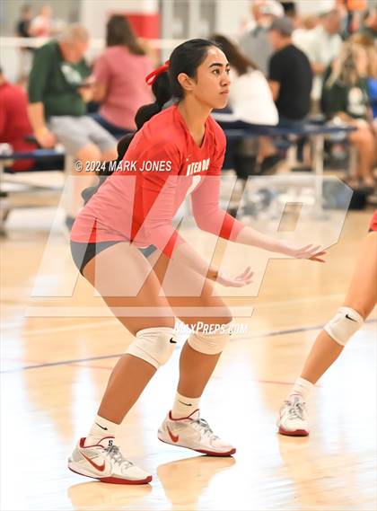 Thumbnail 3 in Mater Dei vs. Queen Creek (Nike TOC Southwest) photogallery.