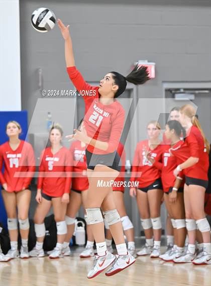 Thumbnail 3 in Mater Dei vs. Queen Creek (Nike TOC Southwest) photogallery.
