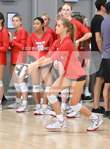 Thumbnail 2 in Mater Dei vs. Queen Creek (Nike TOC Southwest) photogallery.