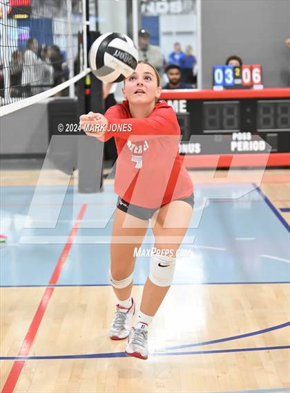 Thumbnail 3 in Mater Dei vs. Queen Creek (Nike TOC Southwest) photogallery.