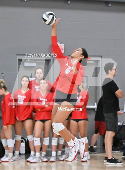 Thumbnail 1 in Mater Dei vs. Queen Creek (Nike TOC Southwest) photogallery.