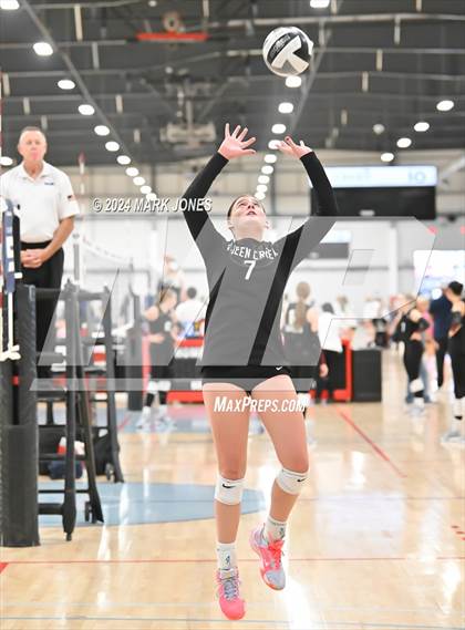 Thumbnail 3 in Mater Dei vs. Queen Creek (Nike TOC Southwest) photogallery.