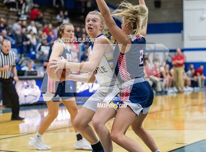 Thumbnail 3 in Bedford North Lawrence vs. Castle (IHSAA 4A Regional Semifinal Playoff) photogallery.