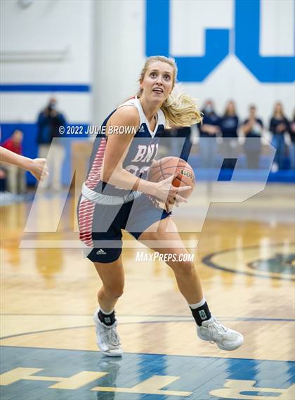 Thumbnail 1 in Bedford North Lawrence vs. Castle (IHSAA 4A Regional Semifinal Playoff) photogallery.