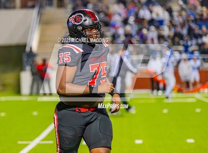 Thumbnail 3 in Port Arthur Memorial vs Barbers Hill (UIL Football 5A D1 Quarterfinal) photogallery.