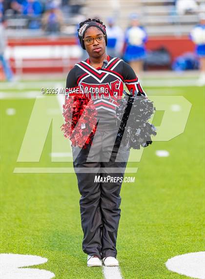 Thumbnail 1 in Port Arthur Memorial vs Barbers Hill (UIL Football 5A D1 Quarterfinal) photogallery.