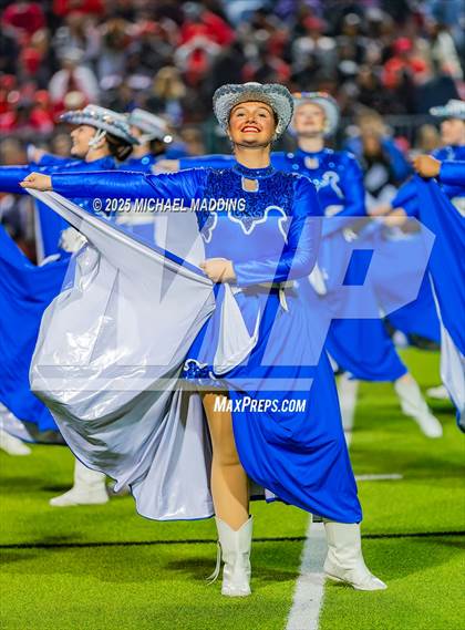 Thumbnail 2 in Port Arthur Memorial vs Barbers Hill (UIL Football 5A D1 Quarterfinal) photogallery.