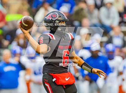 Thumbnail 2 in Port Arthur Memorial vs Barbers Hill (UIL Football 5A D1 Quarterfinal) photogallery.