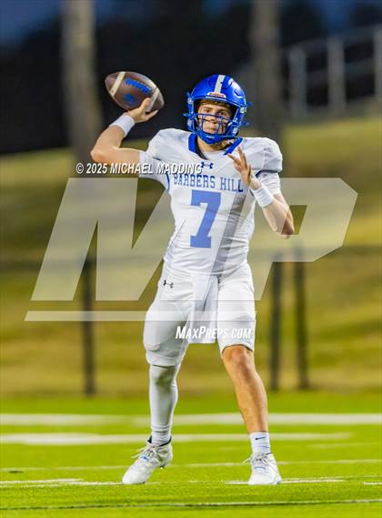Thumbnail 2 in Port Arthur Memorial vs Barbers Hill (UIL Football 5A D1 Quarterfinal) photogallery.