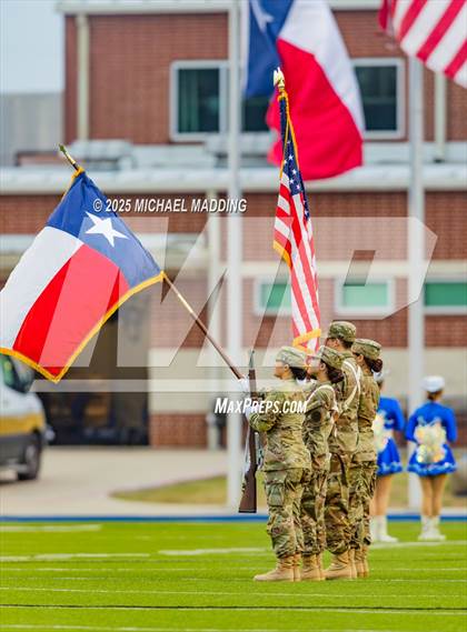 Thumbnail 3 in Port Arthur Memorial vs Barbers Hill (UIL Football 5A D1 Quarterfinal) photogallery.