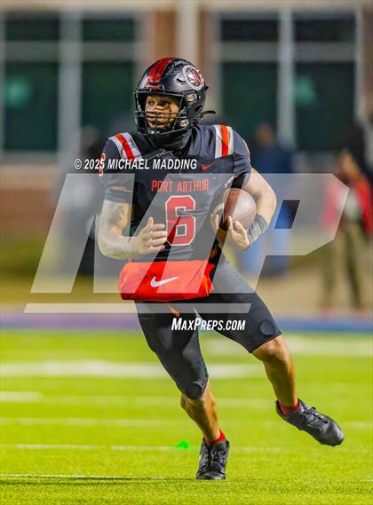 Thumbnail 2 in Port Arthur Memorial vs Barbers Hill (UIL Football 5A D1 Quarterfinal) photogallery.