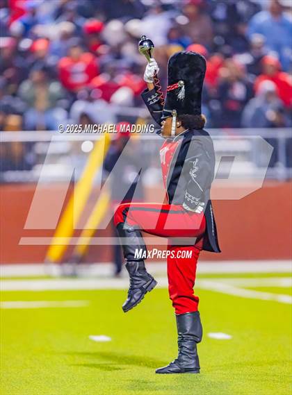 Thumbnail 2 in Port Arthur Memorial vs Barbers Hill (UIL Football 5A D1 Quarterfinal) photogallery.