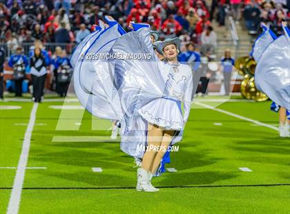 Thumbnail 2 in Port Arthur Memorial vs Barbers Hill (UIL Football 5A D1 Quarterfinal) photogallery.