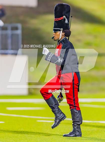 Thumbnail 1 in Port Arthur Memorial vs Barbers Hill (UIL Football 5A D1 Quarterfinal) photogallery.