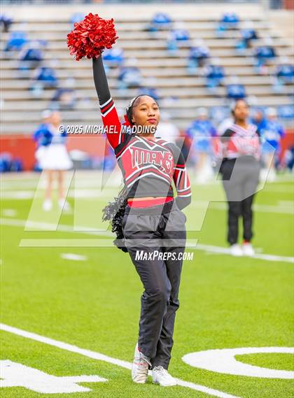 Thumbnail 3 in Port Arthur Memorial vs Barbers Hill (UIL Football 5A D1 Quarterfinal) photogallery.
