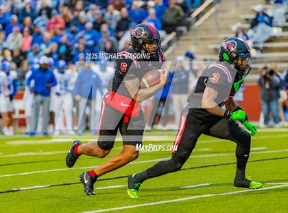 Thumbnail 2 in Port Arthur Memorial vs Barbers Hill (UIL Football 5A D1 Quarterfinal) photogallery.