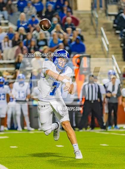 Thumbnail 3 in Port Arthur Memorial vs Barbers Hill (UIL Football 5A D1 Quarterfinal) photogallery.