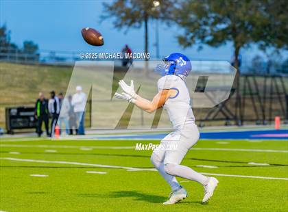 Thumbnail 2 in Port Arthur Memorial vs Barbers Hill (UIL Football 5A D1 Quarterfinal) photogallery.
