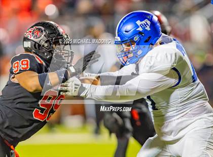 Thumbnail 1 in Port Arthur Memorial vs Barbers Hill (UIL Football 5A D1 Quarterfinal) photogallery.
