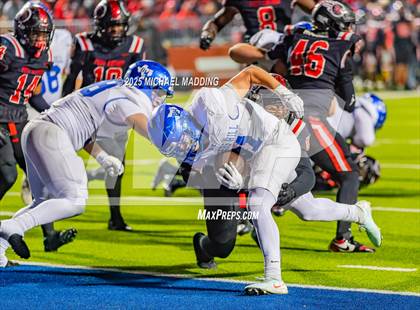 Thumbnail 1 in Port Arthur Memorial vs Barbers Hill (UIL Football 5A D1 Quarterfinal) photogallery.