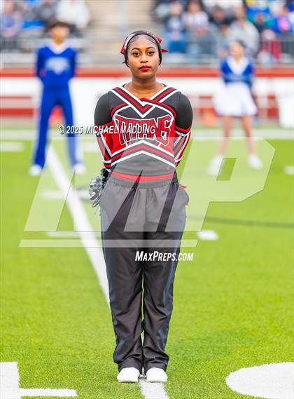 Thumbnail 1 in Port Arthur Memorial vs Barbers Hill (UIL Football 5A D1 Quarterfinal) photogallery.