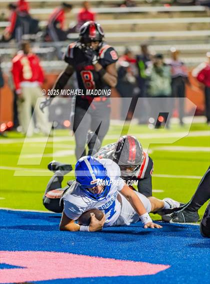 Thumbnail 2 in Port Arthur Memorial vs Barbers Hill (UIL Football 5A D1 Quarterfinal) photogallery.