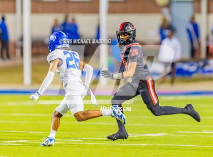 Thumbnail 3 in Port Arthur Memorial vs Barbers Hill (UIL Football 5A D1 Quarterfinal) photogallery.