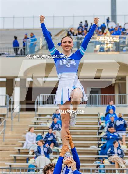 Thumbnail 1 in Port Arthur Memorial vs Barbers Hill (UIL Football 5A D1 Quarterfinal) photogallery.