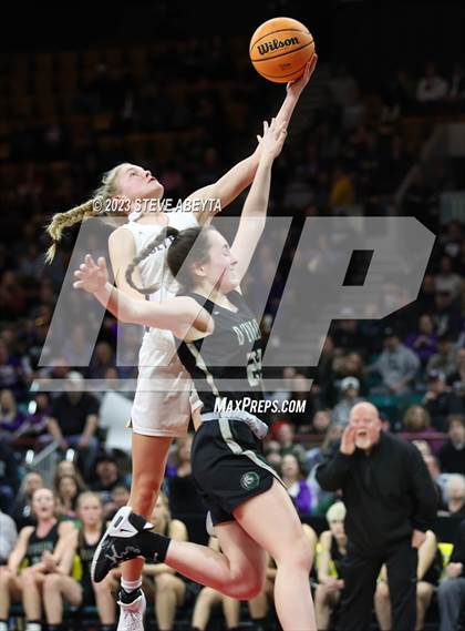 Thumbnail 2 in D'Evelyn vs. Holy Family (CHSAA 4A Championship) photogallery.