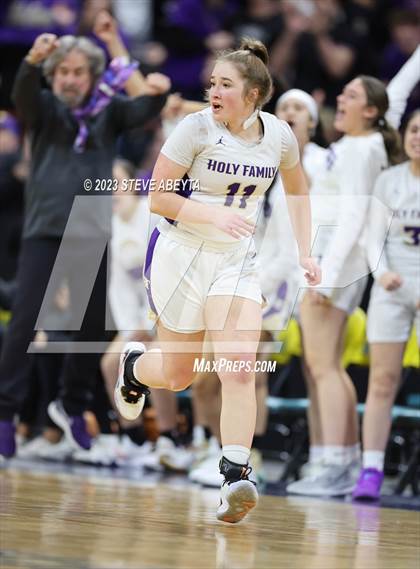 Thumbnail 3 in D'Evelyn vs. Holy Family (CHSAA 4A Championship) photogallery.