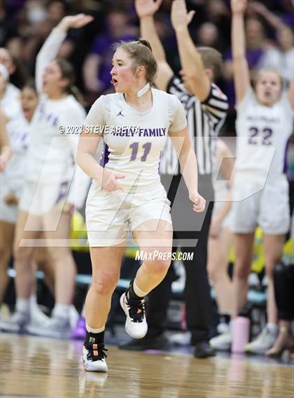 Thumbnail 1 in D'Evelyn vs. Holy Family (CHSAA 4A Championship) photogallery.