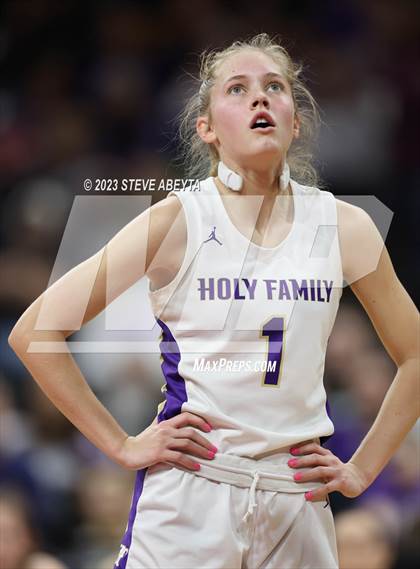 Thumbnail 3 in D'Evelyn vs. Holy Family (CHSAA 4A Championship) photogallery.