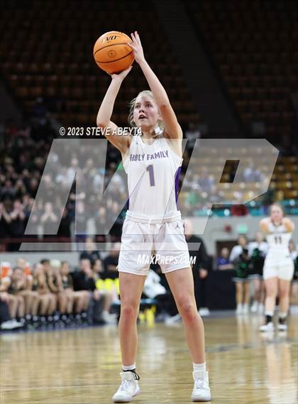 Thumbnail 1 in D'Evelyn vs. Holy Family (CHSAA 4A Championship) photogallery.