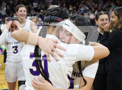 Thumbnail 2 in D'Evelyn vs. Holy Family (CHSAA 4A Championship) photogallery.